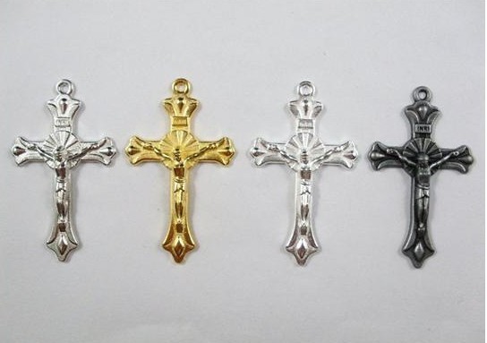 现货 白K 和 金色 2.3*3.9cm 念珠十字架配件